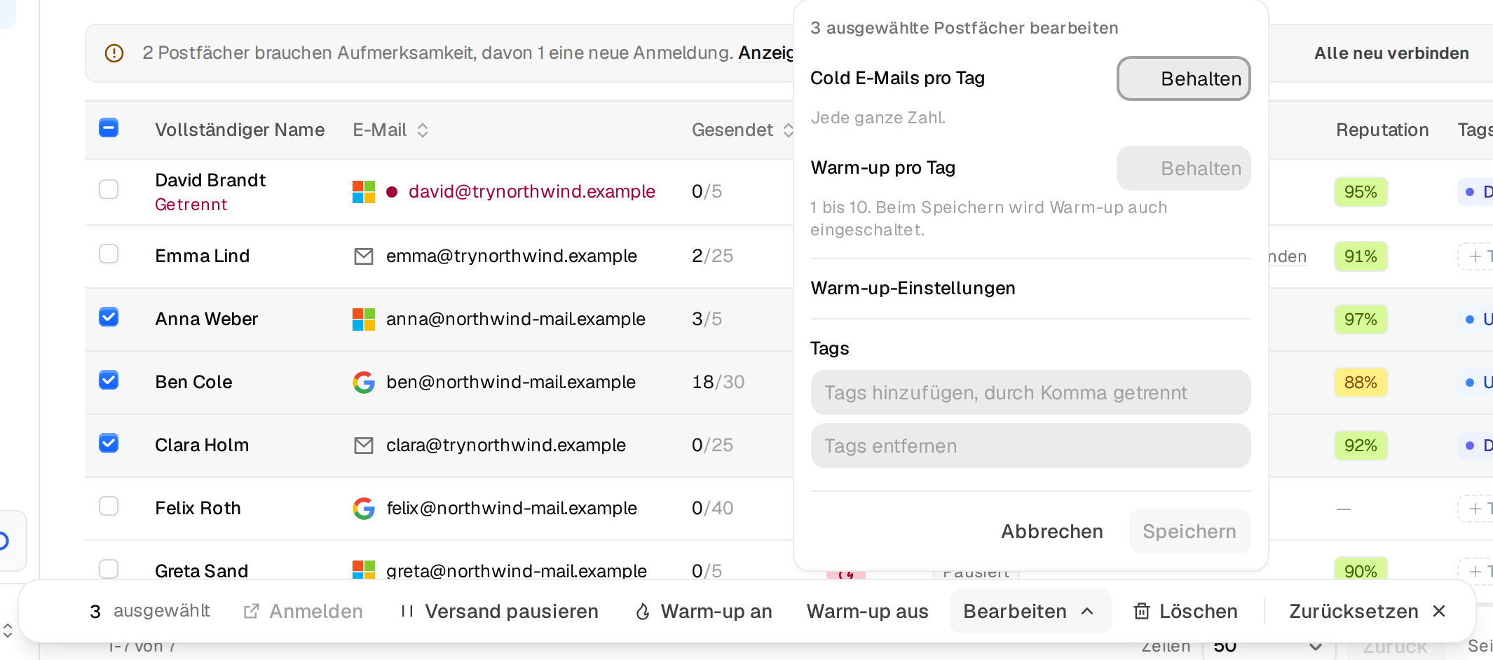 Das Feld Bearbeiten für 3 ausgewählte Postfächer mit Cold E-Mails pro Tag, Warm-up pro Tag, Warm-up-Einstellungen und Tags