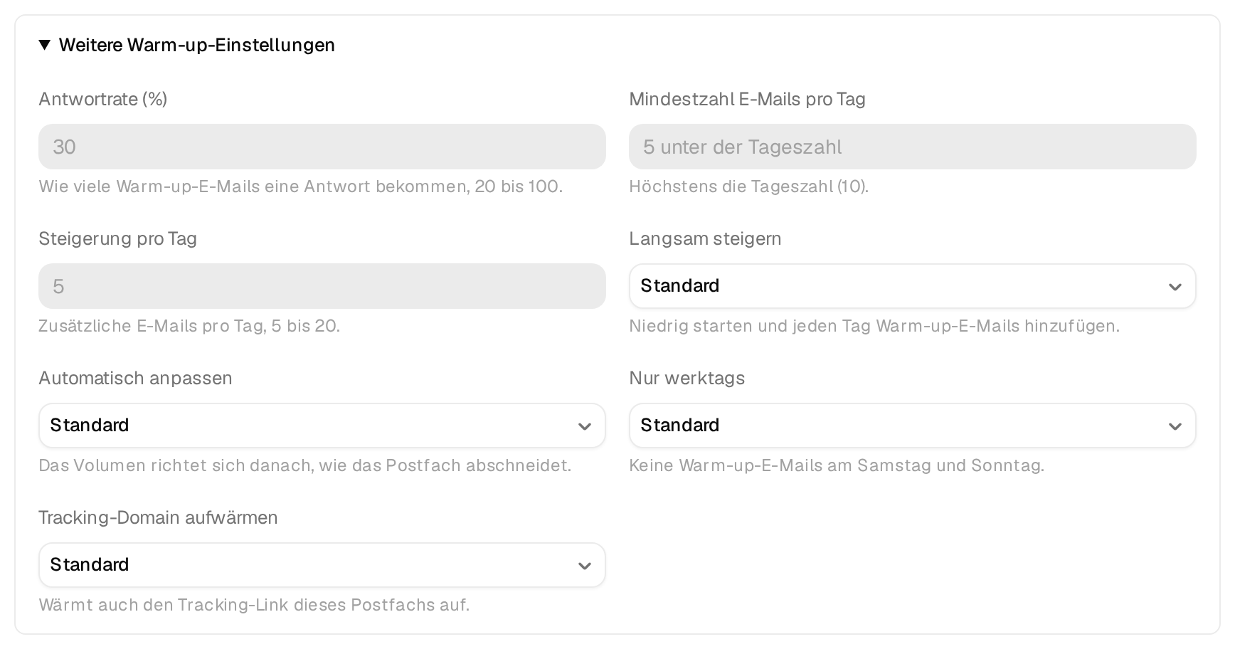 Weitere Warm-up-Einstellungen mit Antwortrate, Mindestzahl E-Mails pro Tag, Steigerung pro Tag, Langsam steigern, Automatisch anpassen, Nur werktags und Tracking-Domain aufwärmen